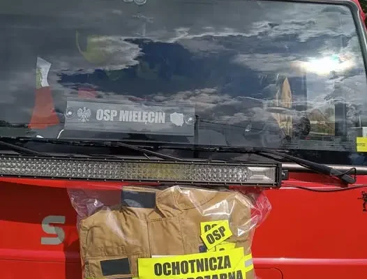 OSP Mielęcin dziękuje Nadleśnictwu Tuczno za wsparcie na zakup specjalistycznego ubrania