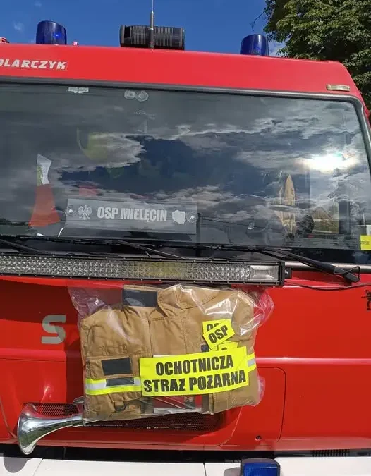 OSP Mielęcin dziękuje Nadleśnictwu Tuczno za wsparcie na zakup specjalistycznego ubrania