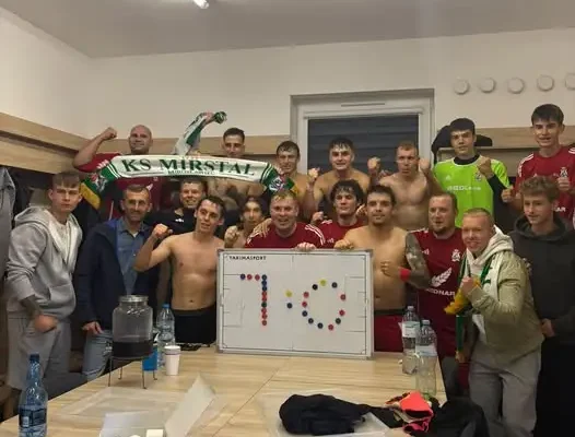 Mirstal Mirosławiec rozgromił Bytyń Nakielno 7:0. Hat-trick Norberta Sztolina
