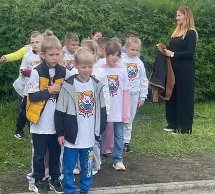 Uczniowie klasy 1c z Wałcza odkrywali sportowe pasje na targach w MOSiR