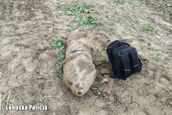 Niewybuch z czasów II wojny światowej znaleziony na polu pod Tucznem