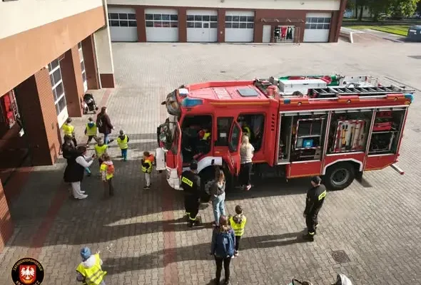 Przedszkolaki z Tuptusia odwiedziły wałeckich strażaków