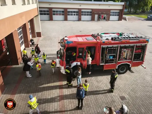 Przedszkolaki z Tuptusia odwiedziły wałeckich strażaków