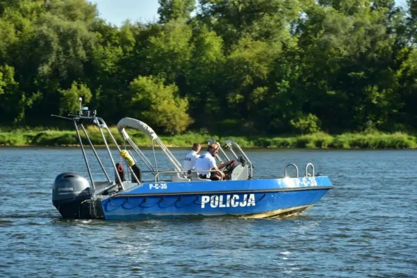 Wałcz: Policjanci zakończyli letnie patrole na jeziorach
