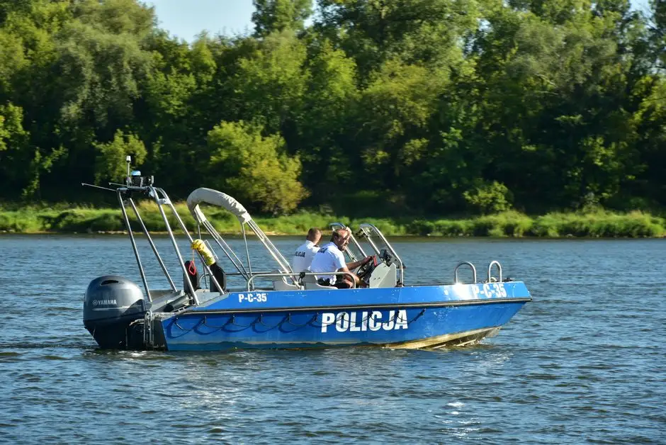 Wałcz: Policjanci zakończyli letnie patrole na jeziorach